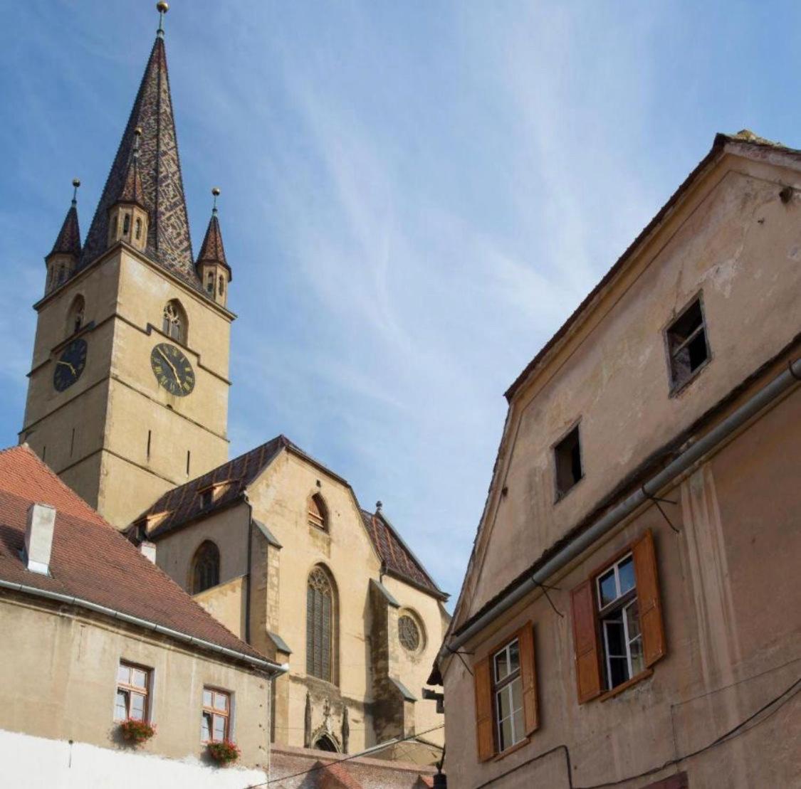 Ultracentral Medieval Apartment Sibiu Esterno foto