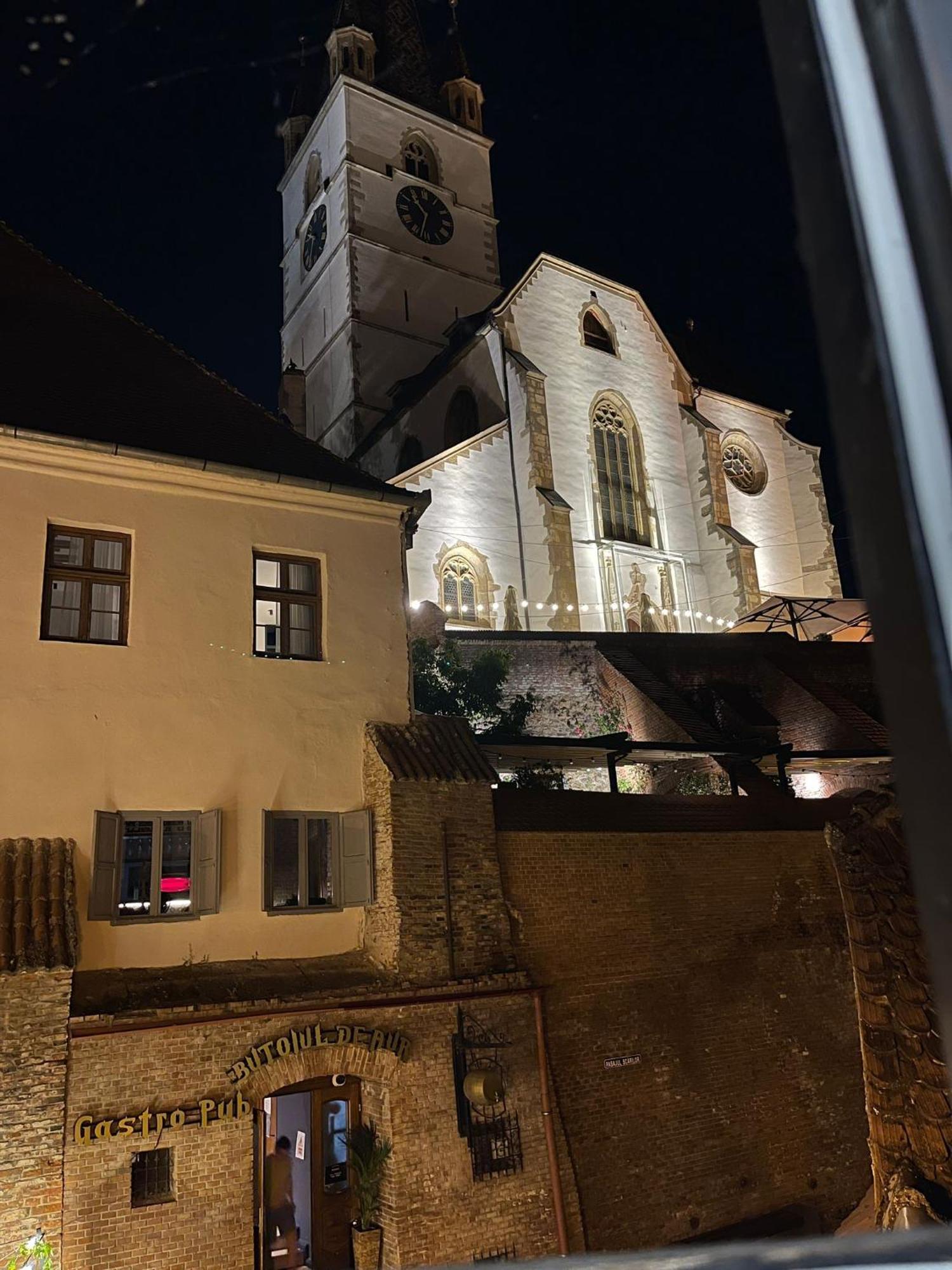 Ultracentral Medieval Apartment Sibiu Esterno foto