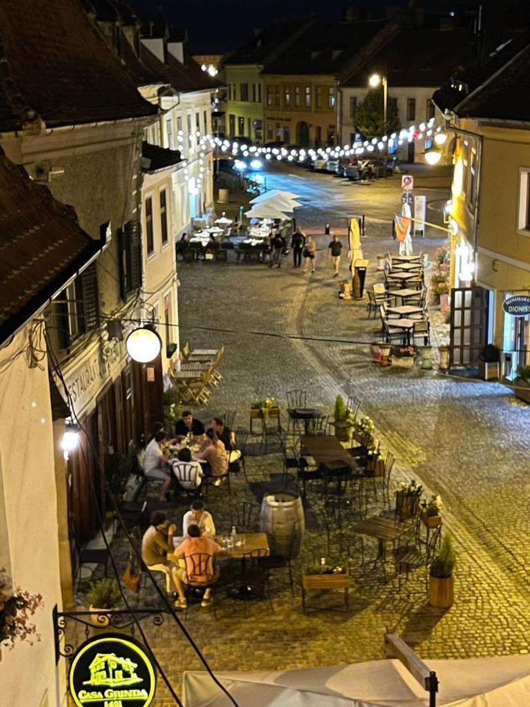 Ultracentral Medieval Apartment Sibiu Esterno foto