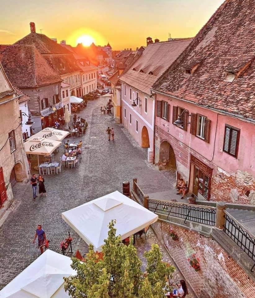 Ultracentral Medieval Apartment Sibiu Esterno foto